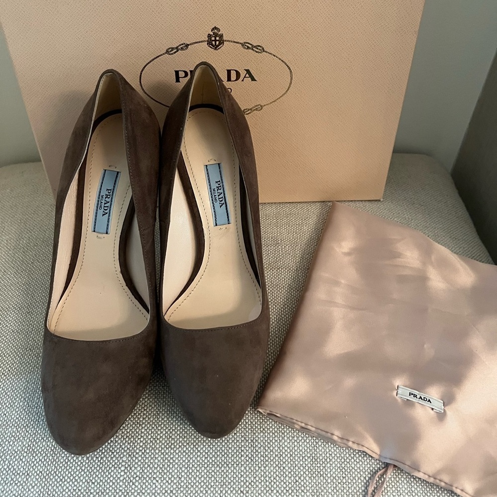 Authentic Prada Brown Suede Pointed-Toe Pumps NWT  SIZE 7